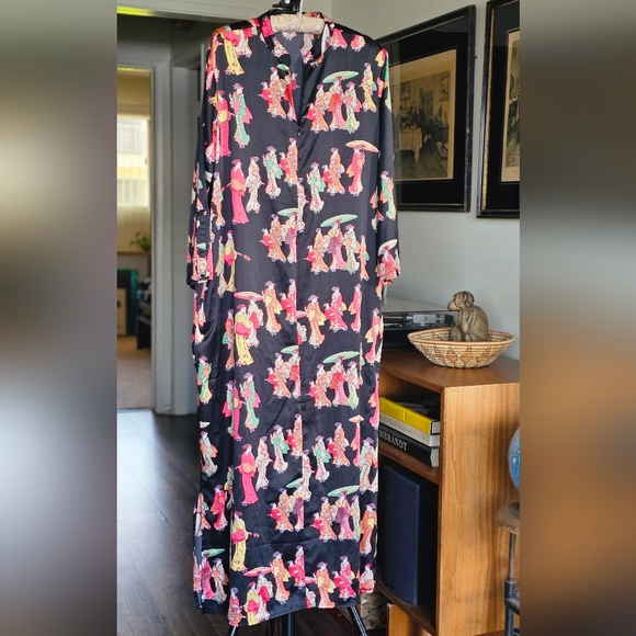 Natori Geisha Printed Satin Zip Caftan - Picture 2 of 10